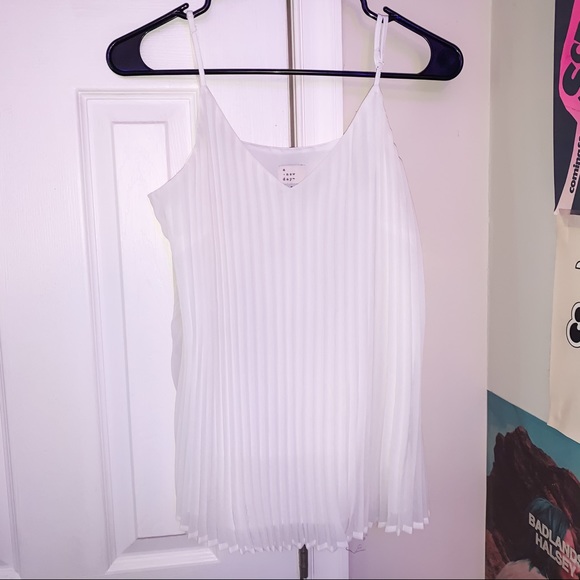 SOLD White Pleated Top - Picture 2 of 3